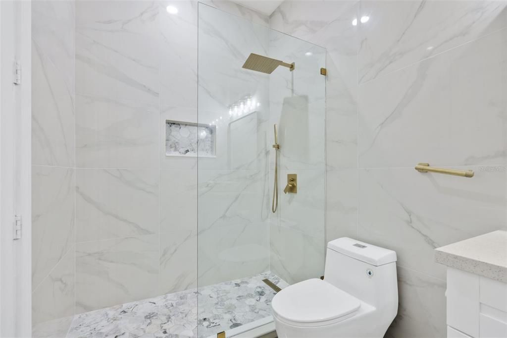 For Rent: $15,000 (7 beds, 7 baths, 6080 Square Feet)