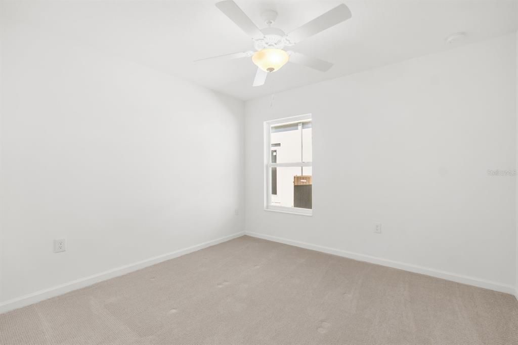 出租: $2,150 (4 贝兹, 2 浴室, 1600 平方英尺)