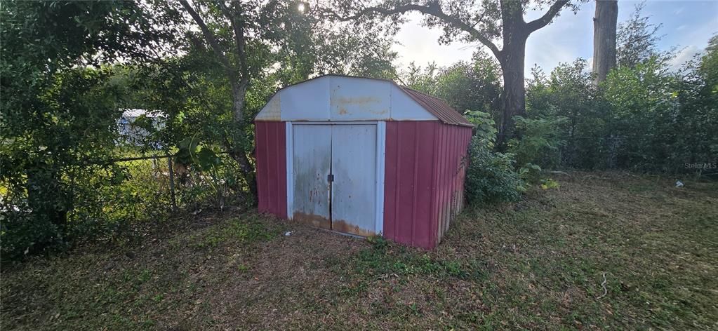 待售: $175,000 (2 贝兹, 1 浴室, 830 平方英尺)