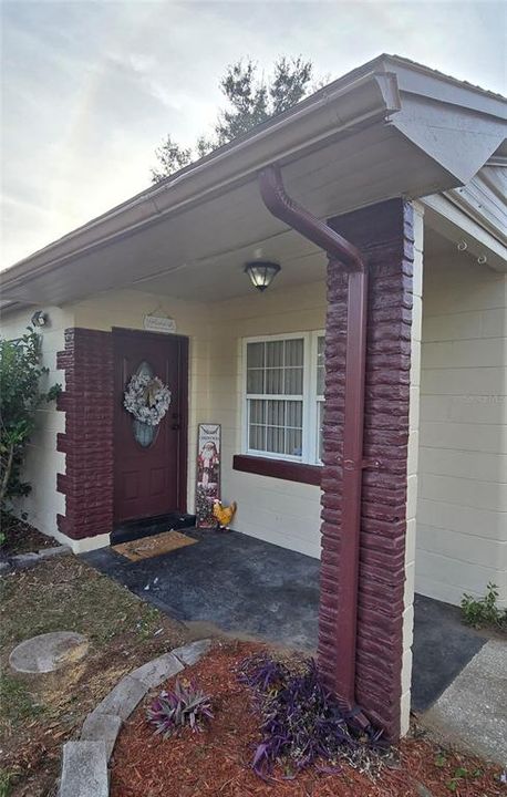 待售: $175,000 (2 贝兹, 1 浴室, 830 平方英尺)