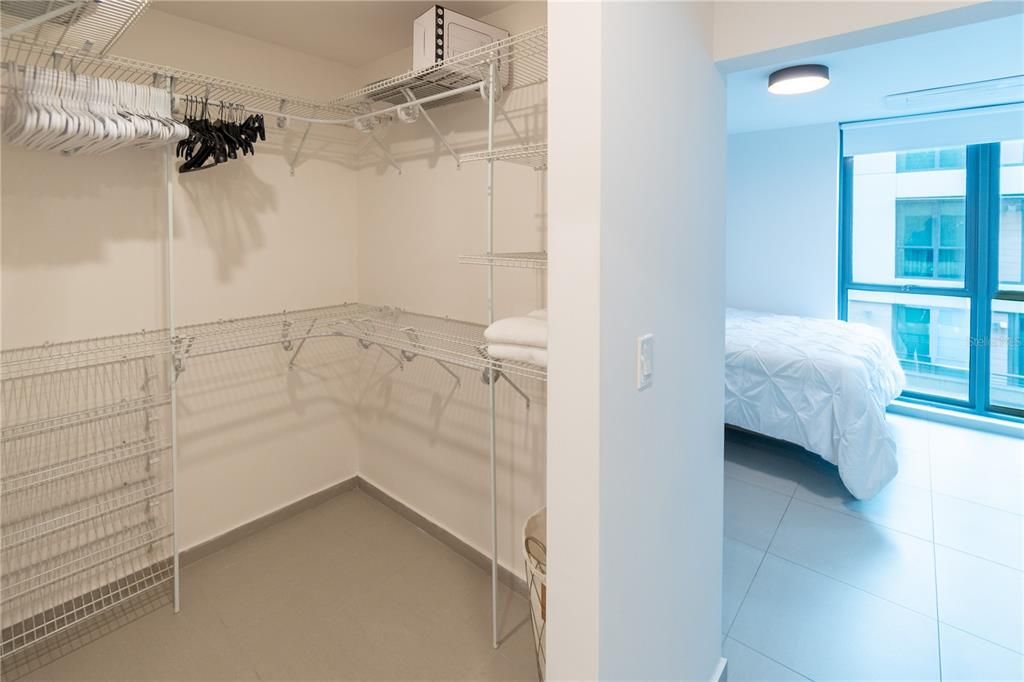 For Rent: $2,800 (1 beds, 1 baths, 695 Square Feet)