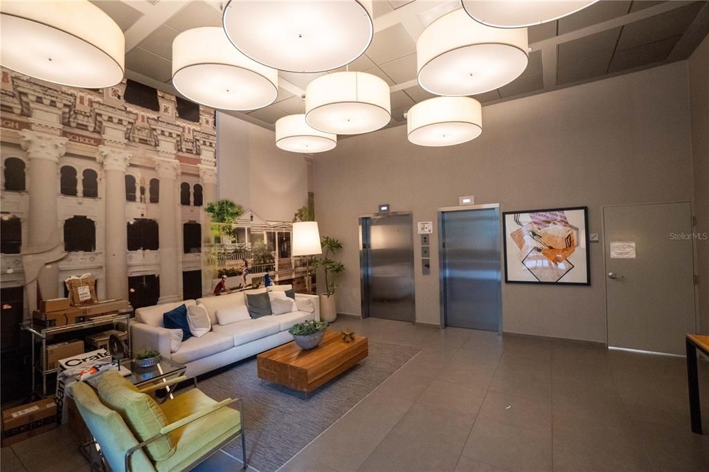 For Rent: $2,800 (1 beds, 1 baths, 695 Square Feet)