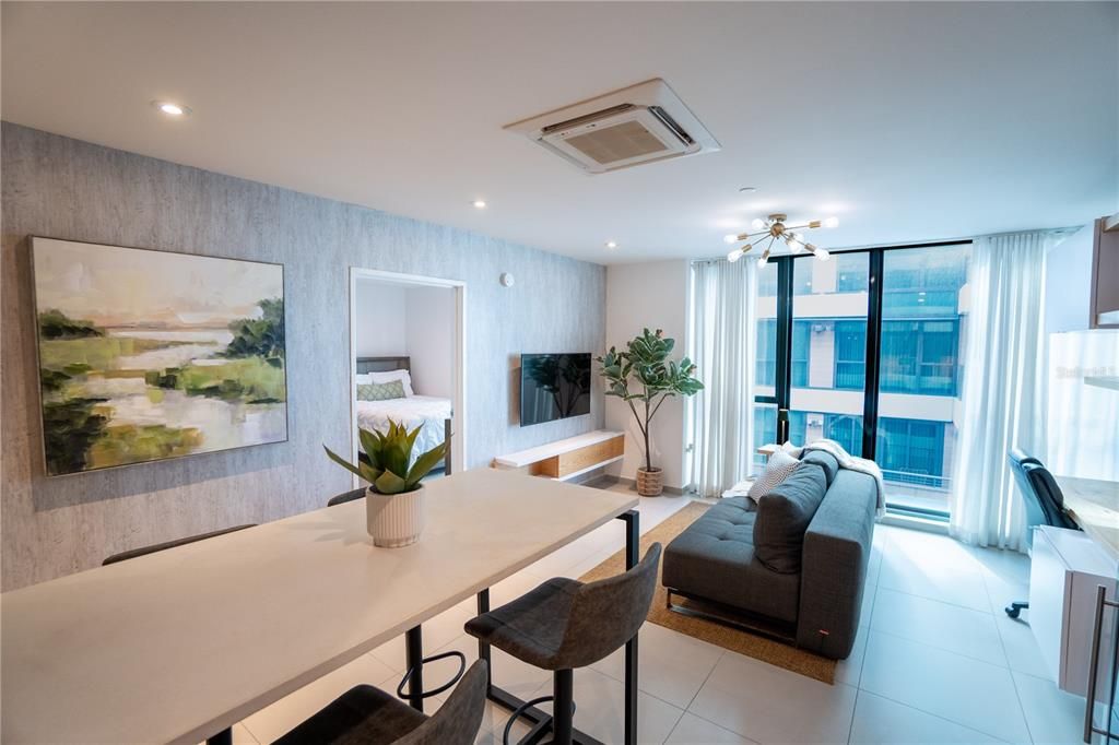 For Rent: $2,800 (1 beds, 1 baths, 695 Square Feet)