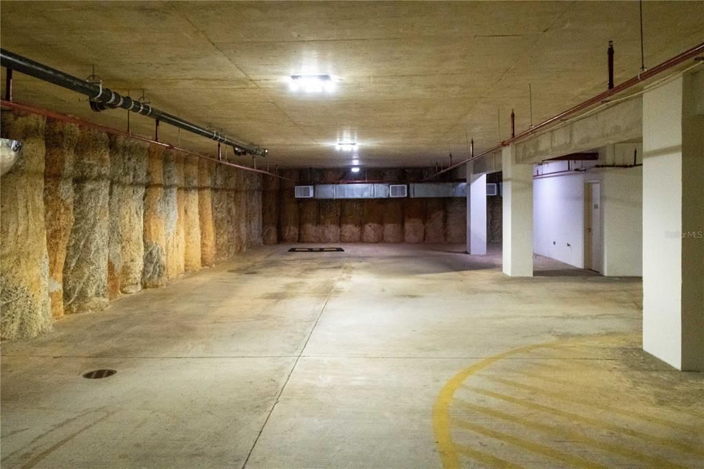 For Rent: $2,800 (1 beds, 1 baths, 695 Square Feet)