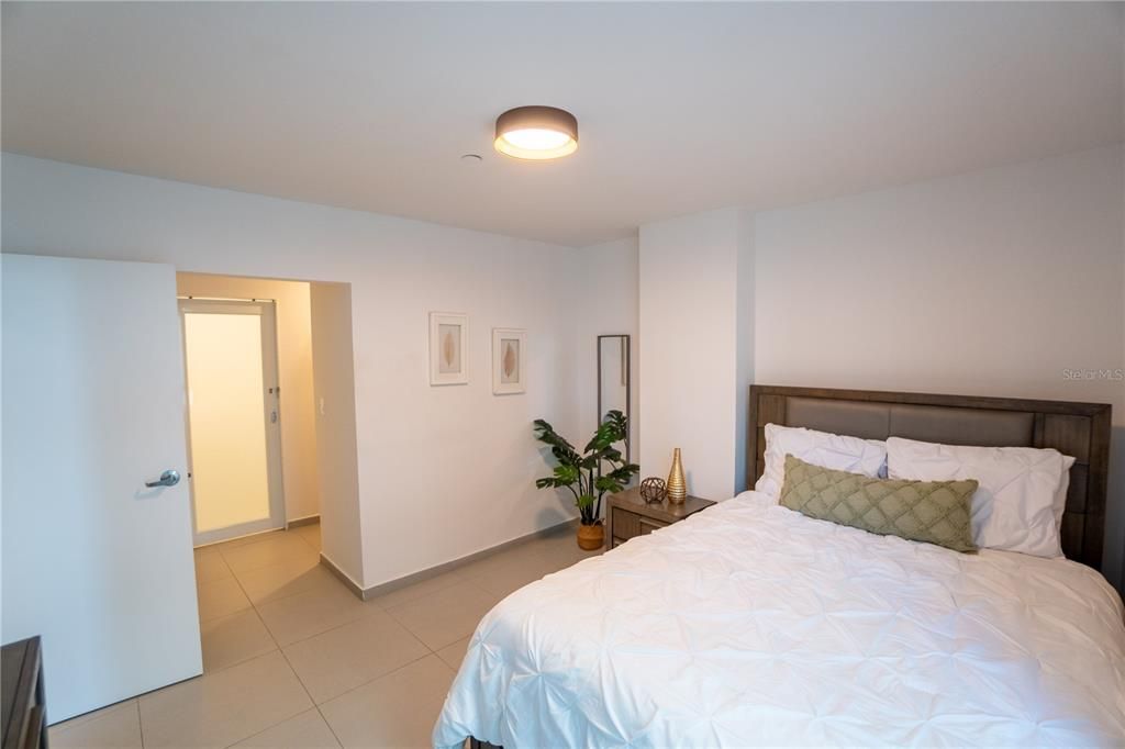 For Rent: $2,800 (1 beds, 1 baths, 695 Square Feet)