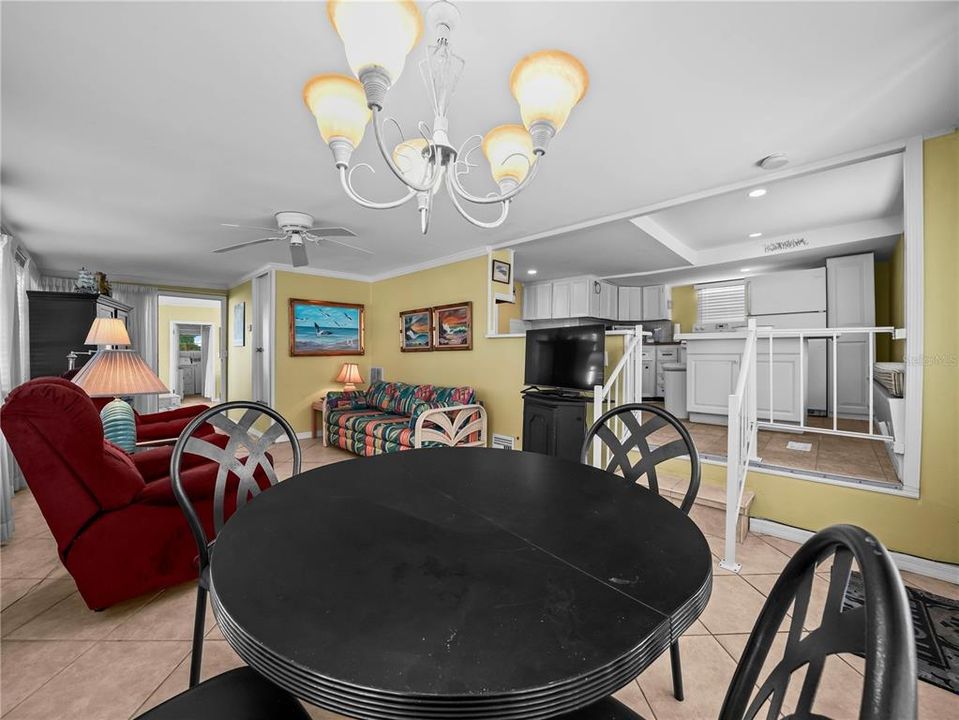 For Sale: $120,000 (2 beds, 2 baths, 878 Square Feet)