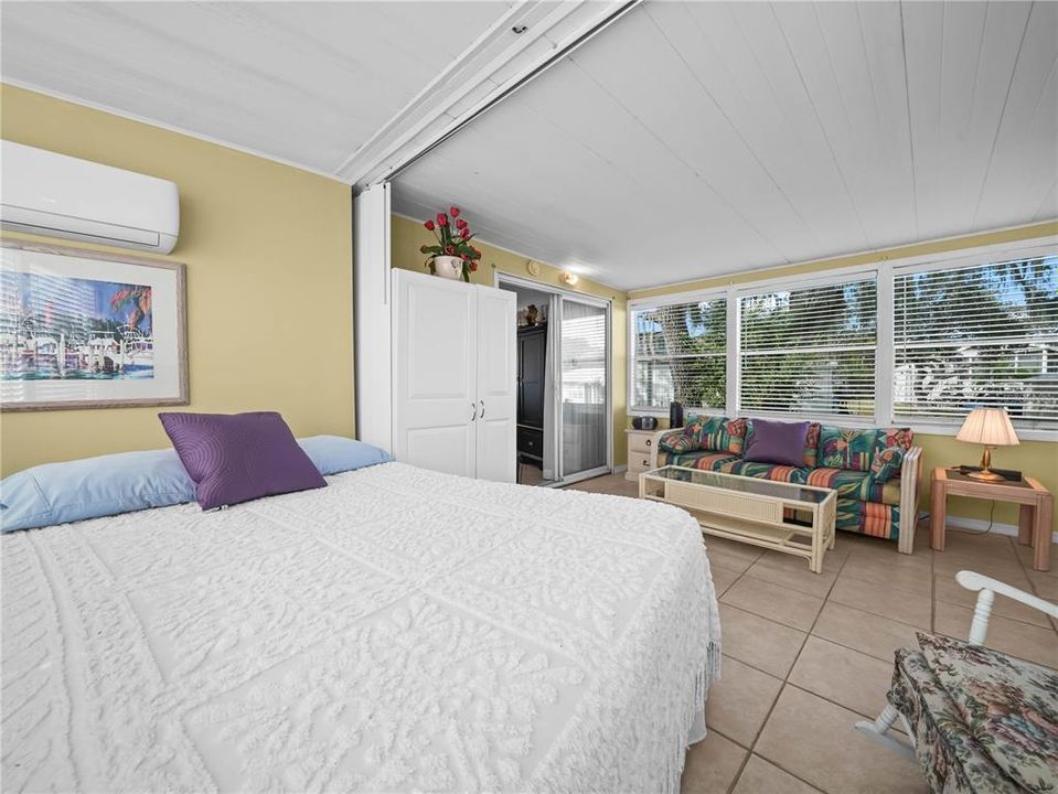 For Sale: $120,000 (2 beds, 2 baths, 878 Square Feet)