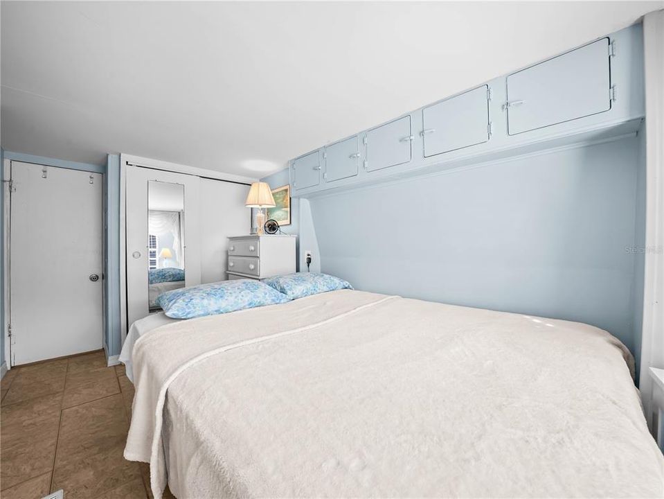 For Sale: $120,000 (2 beds, 2 baths, 878 Square Feet)