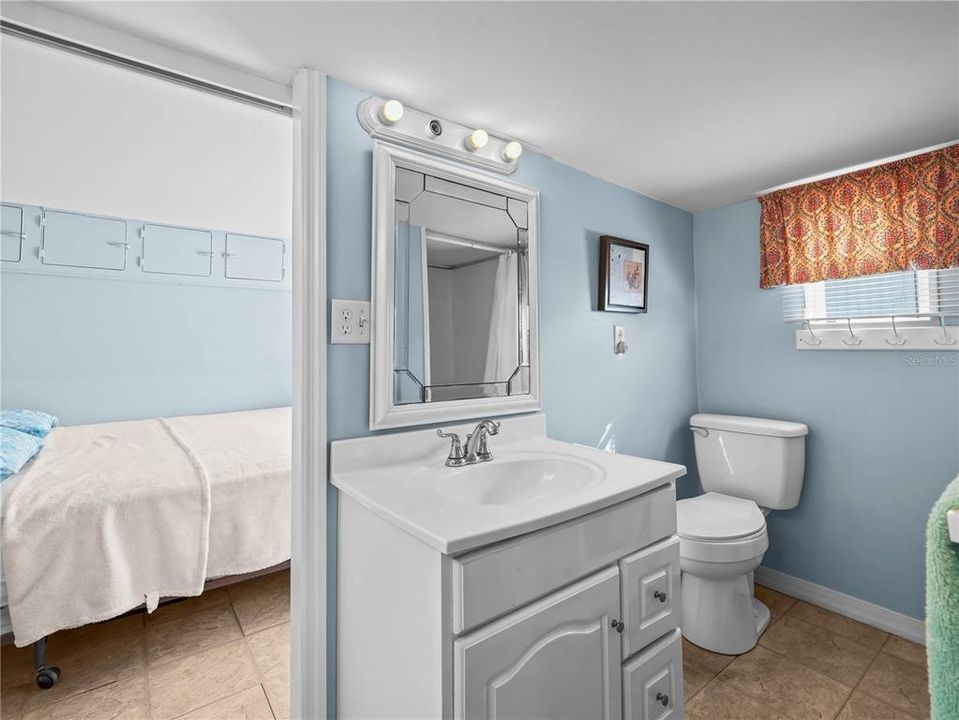 For Sale: $120,000 (2 beds, 2 baths, 878 Square Feet)