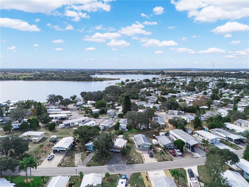 For Sale: $120,000 (2 beds, 2 baths, 878 Square Feet)