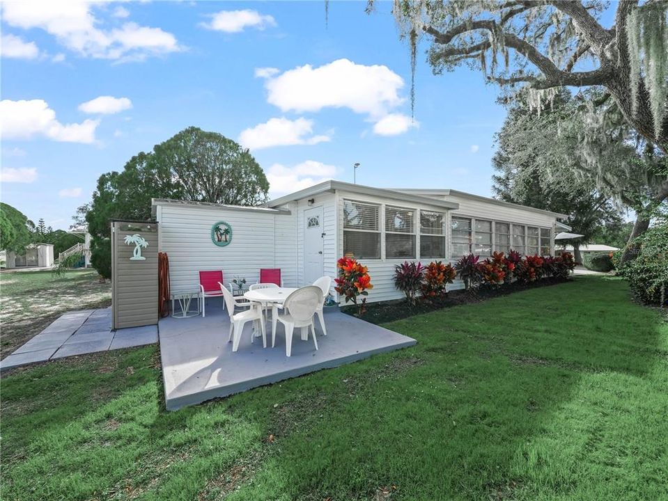 For Sale: $120,000 (2 beds, 2 baths, 878 Square Feet)