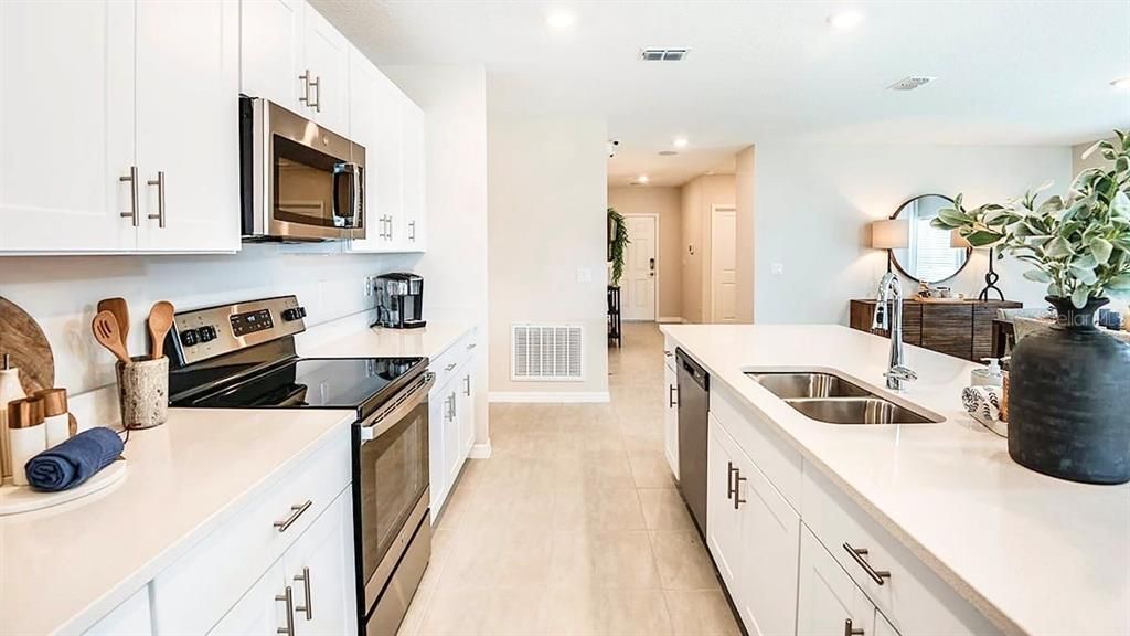 For Rent: $2,895 (4 beds, 3 baths, 2106 Square Feet)