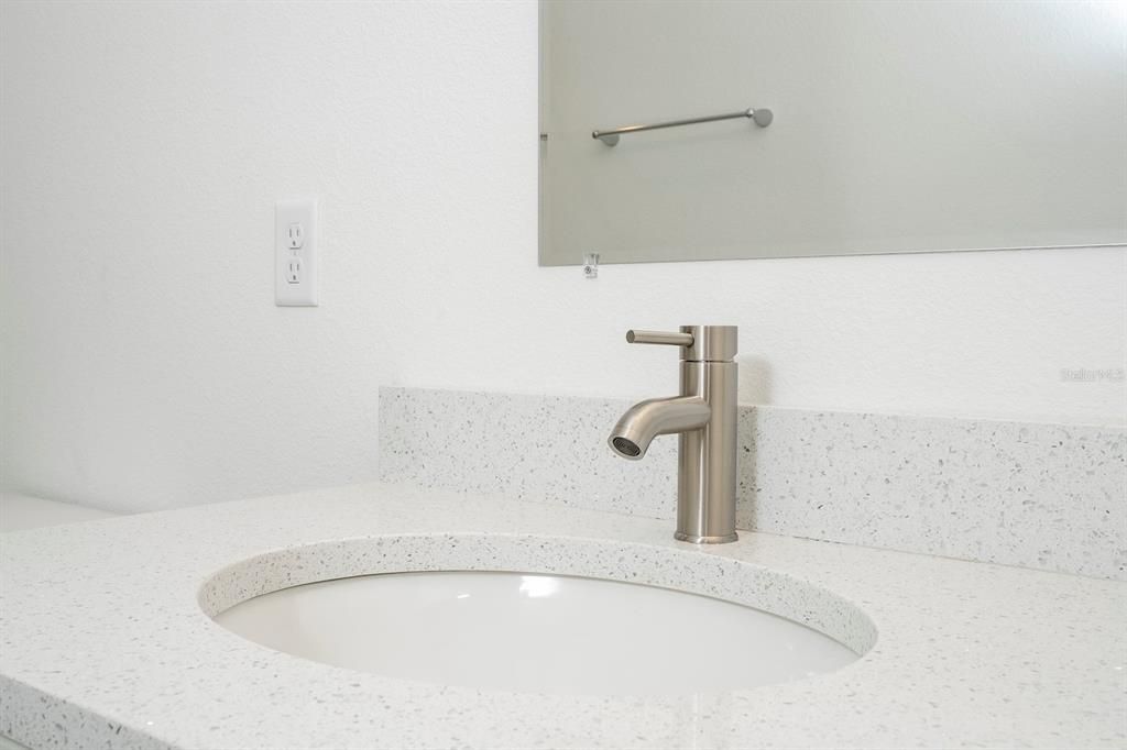 En Venta: $279,899 (4 camas, 2 baños, 1696 Pies cuadrados)