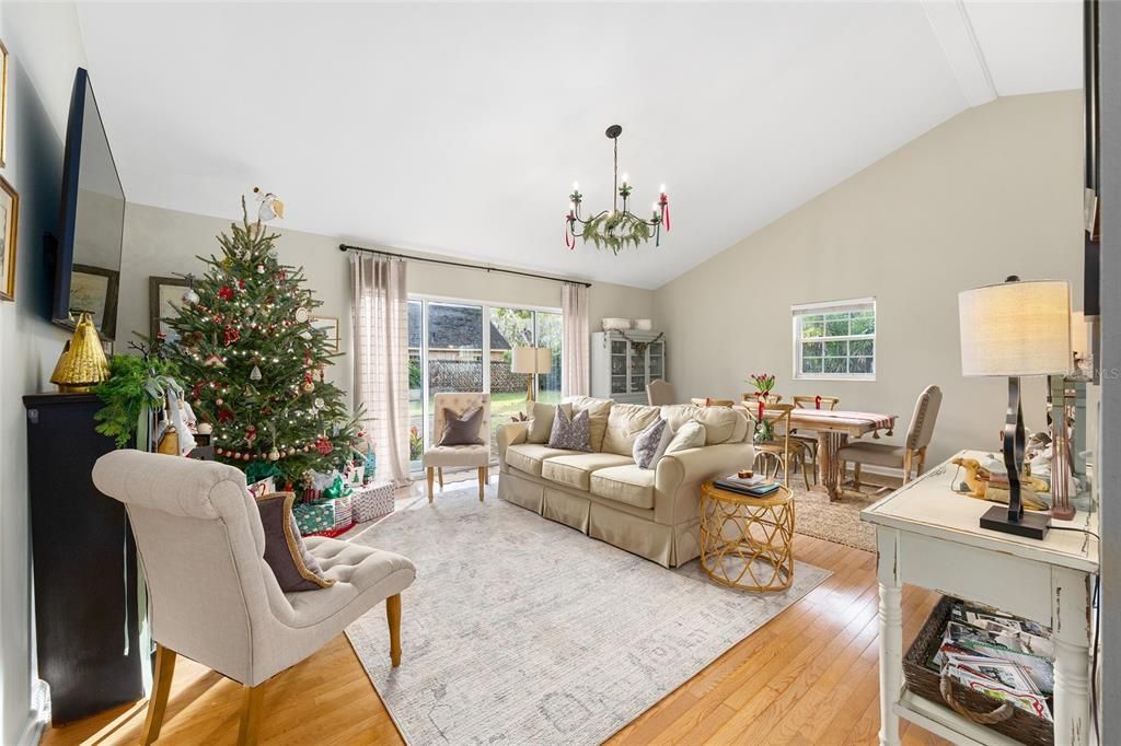 For Sale: $459,000 (3 beds, 3 baths, 1748 Square Feet)