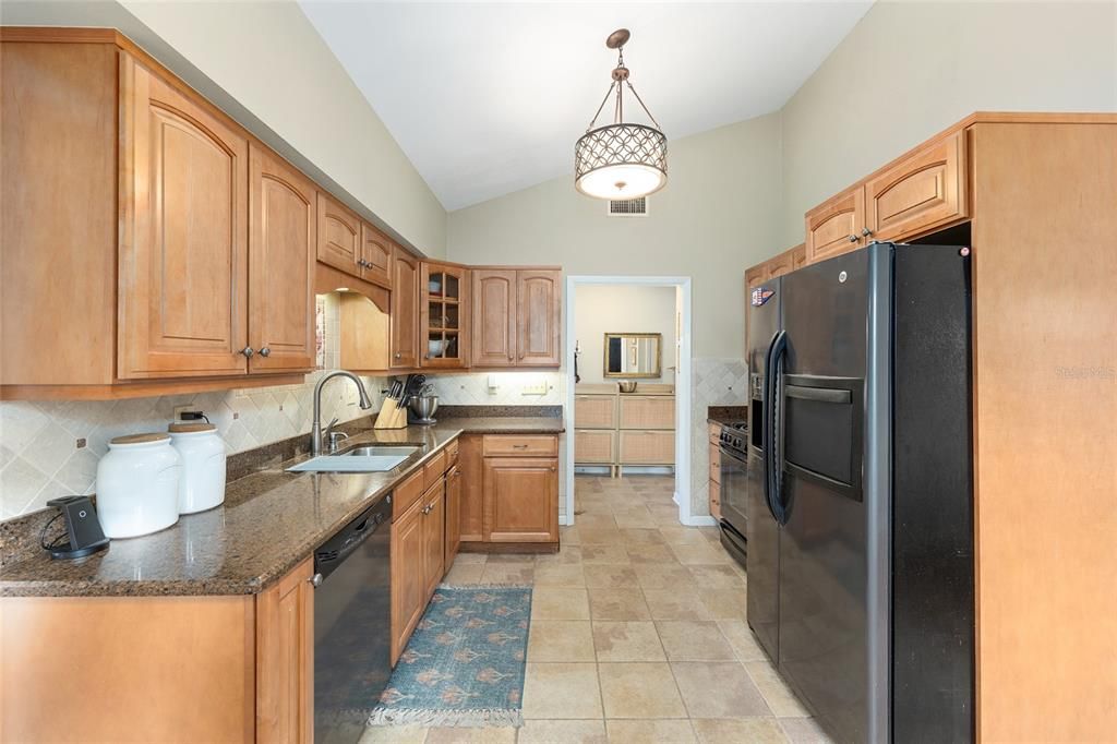 For Sale: $459,000 (3 beds, 3 baths, 1748 Square Feet)