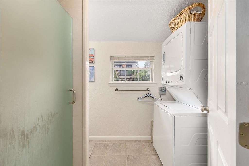 For Sale: $459,000 (3 beds, 3 baths, 1748 Square Feet)