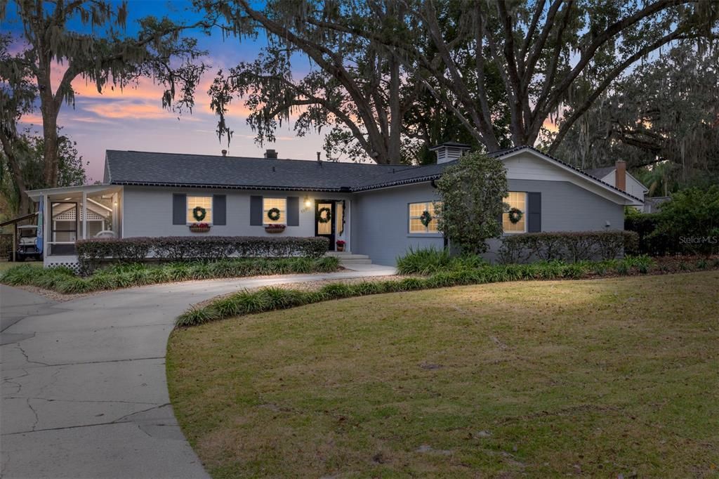 For Sale: $459,000 (3 beds, 3 baths, 1748 Square Feet)