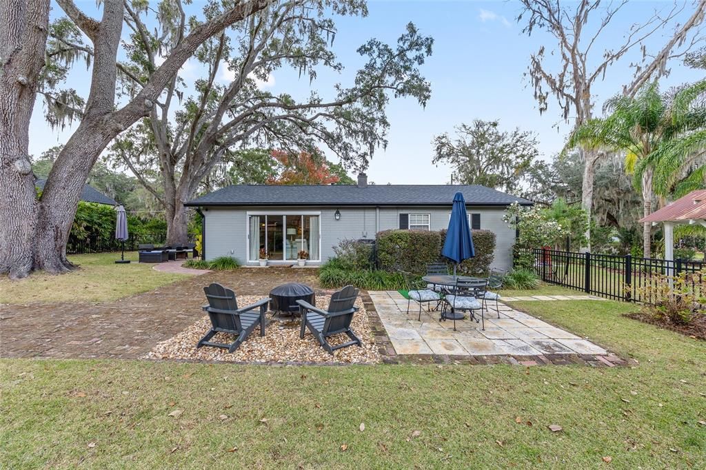 For Sale: $459,000 (3 beds, 3 baths, 1748 Square Feet)