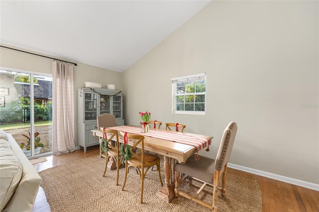 For Sale: $459,000 (3 beds, 3 baths, 1748 Square Feet)