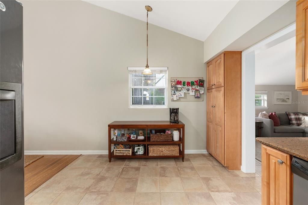 For Sale: $459,000 (3 beds, 3 baths, 1748 Square Feet)