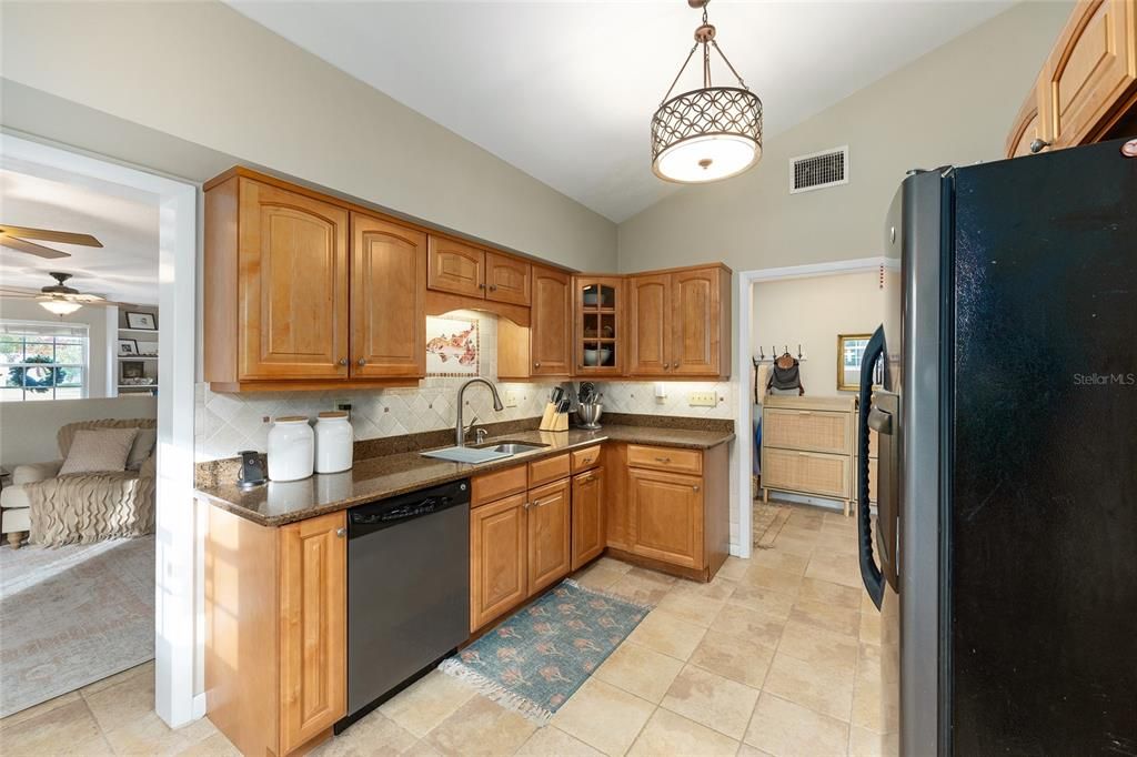 For Sale: $459,000 (3 beds, 3 baths, 1748 Square Feet)