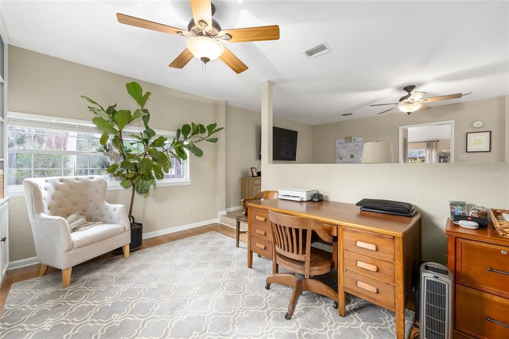 For Sale: $459,000 (3 beds, 3 baths, 1748 Square Feet)