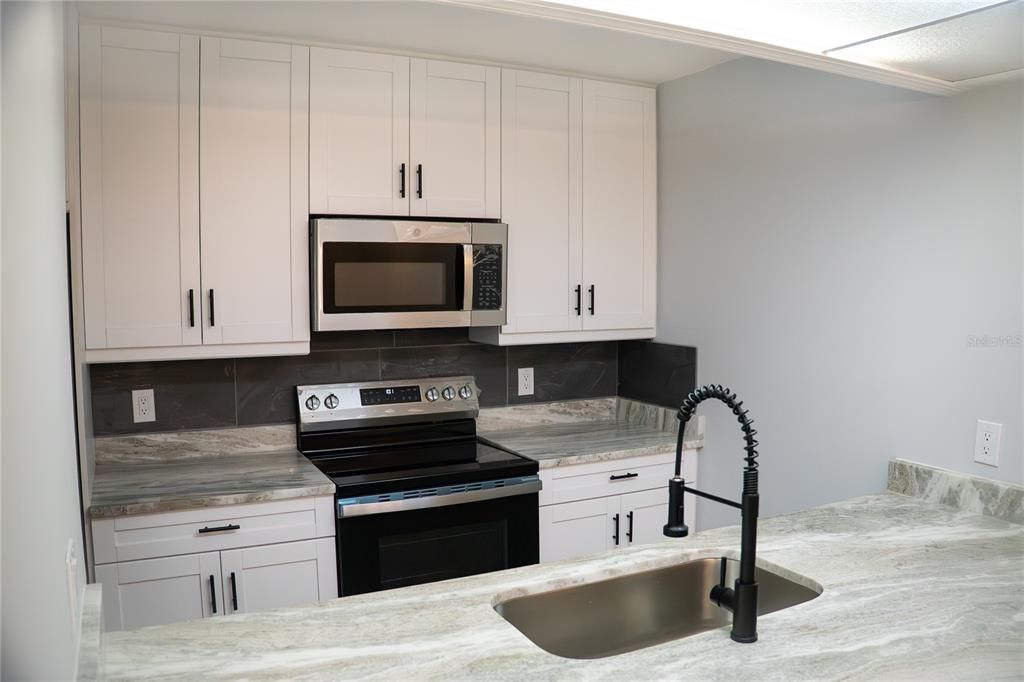 For Sale: $264,900 (2 beds, 2 baths, 1344 Square Feet)