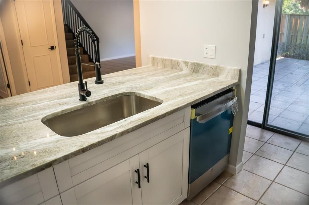 For Sale: $264,900 (2 beds, 2 baths, 1344 Square Feet)