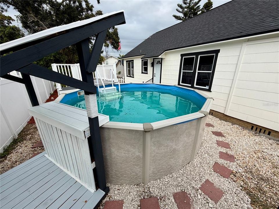 For Sale: $635,000 (3 beds, 2 baths, 1168 Square Feet)