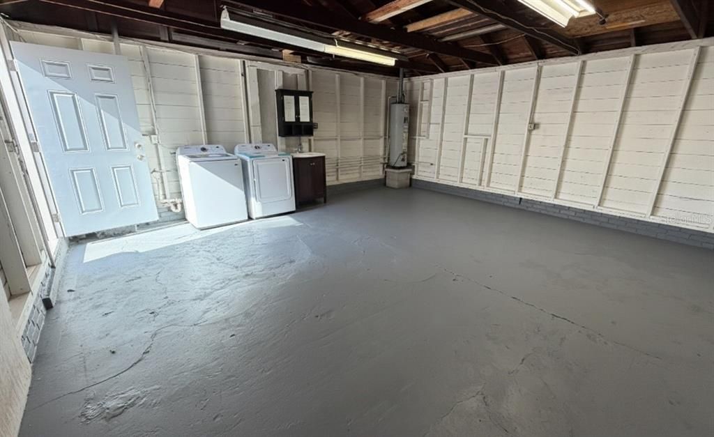 For Sale: $635,000 (3 beds, 2 baths, 1168 Square Feet)