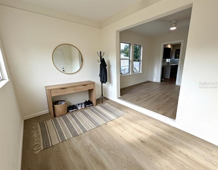 For Sale: $635,000 (3 beds, 2 baths, 1168 Square Feet)