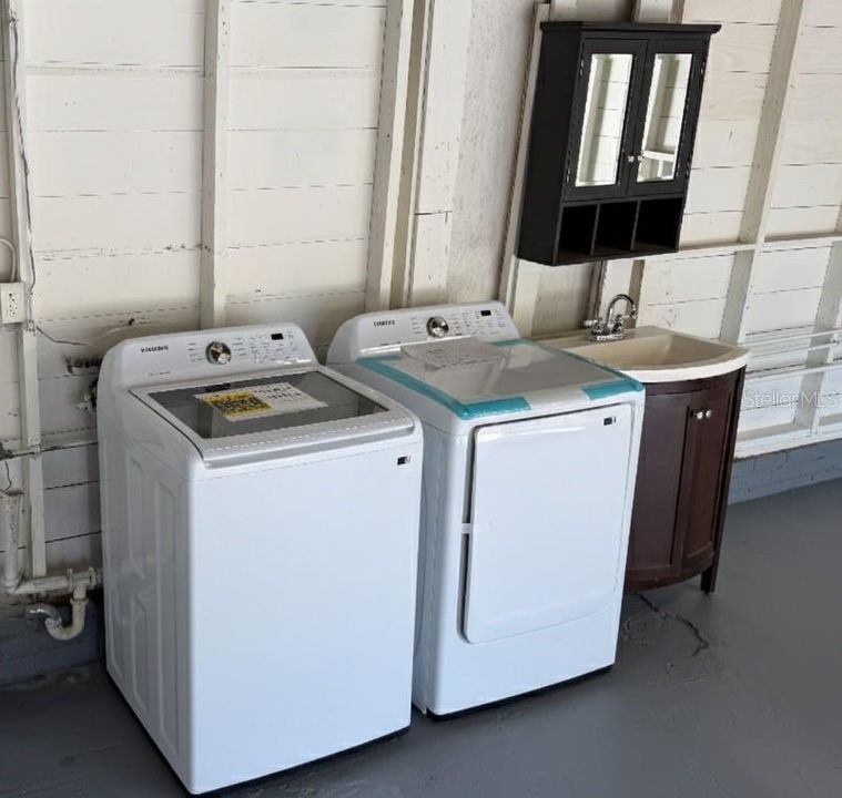 For Sale: $635,000 (3 beds, 2 baths, 1168 Square Feet)