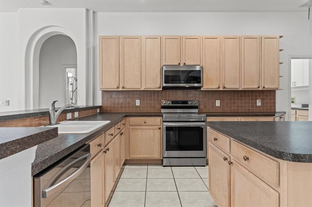 На продажу: $799,998 (5 спален, 4 ванн, 2938 Квадратных фут)