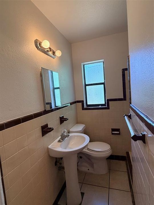 В аренду: $1,025 (0 спален, 1 ванн, 350 Квадратных фут)