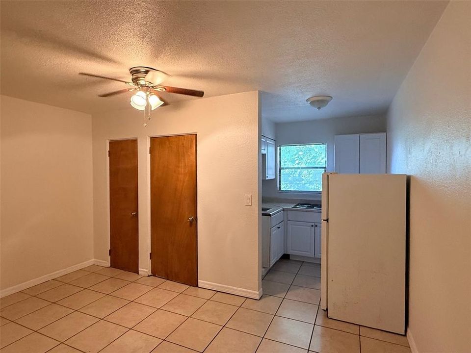 В аренду: $1,025 (0 спален, 1 ванн, 350 Квадратных фут)