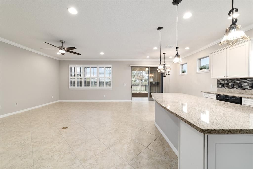 待售: $389,900 (2 贝兹, 2 浴室, 1676 平方英尺)