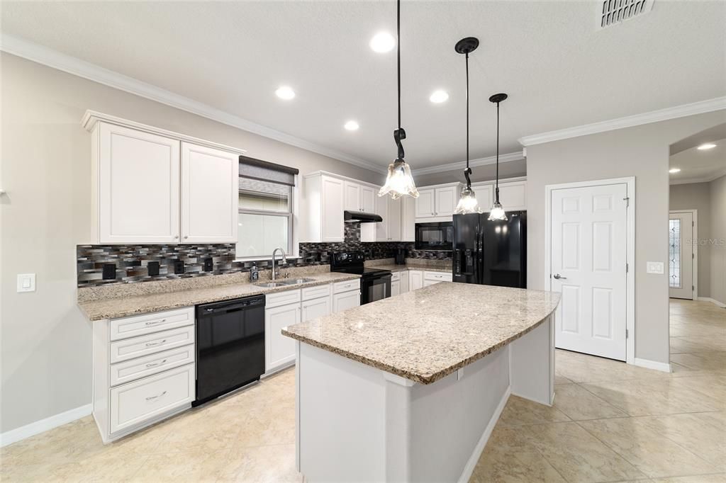 待售: $389,900 (2 贝兹, 2 浴室, 1676 平方英尺)