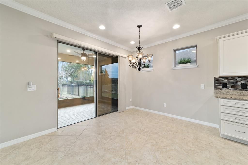 待售: $389,900 (2 贝兹, 2 浴室, 1676 平方英尺)