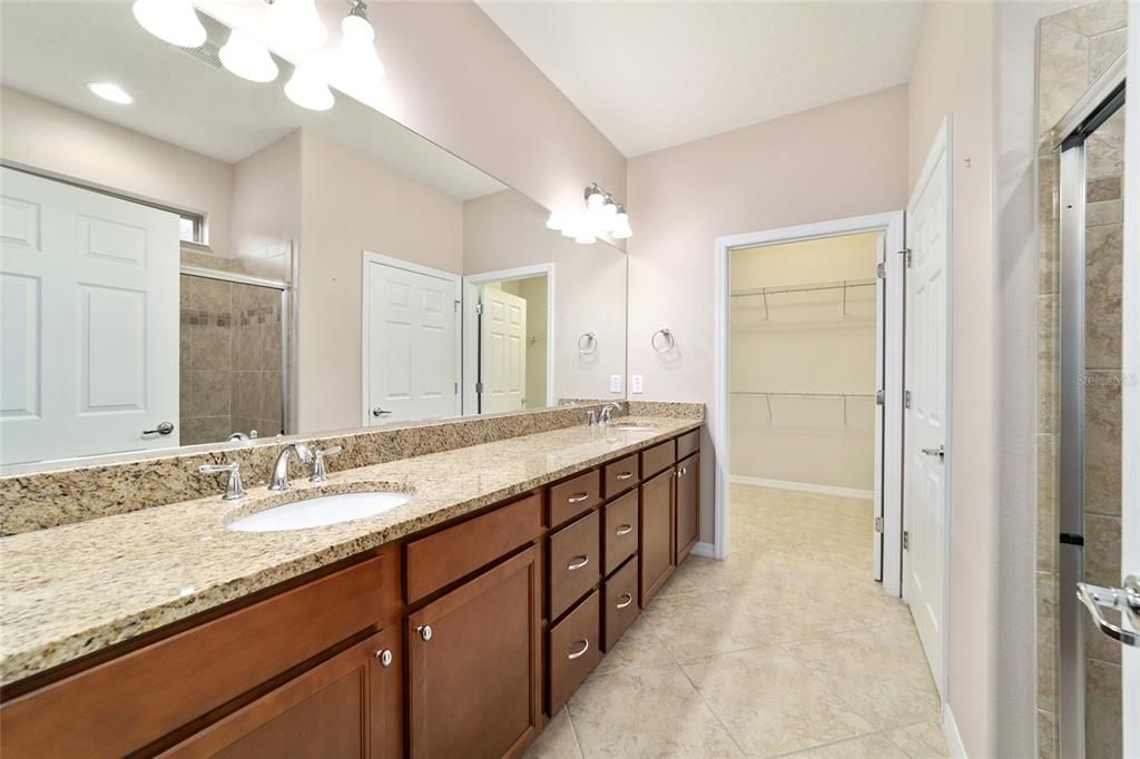 待售: $389,900 (2 贝兹, 2 浴室, 1676 平方英尺)