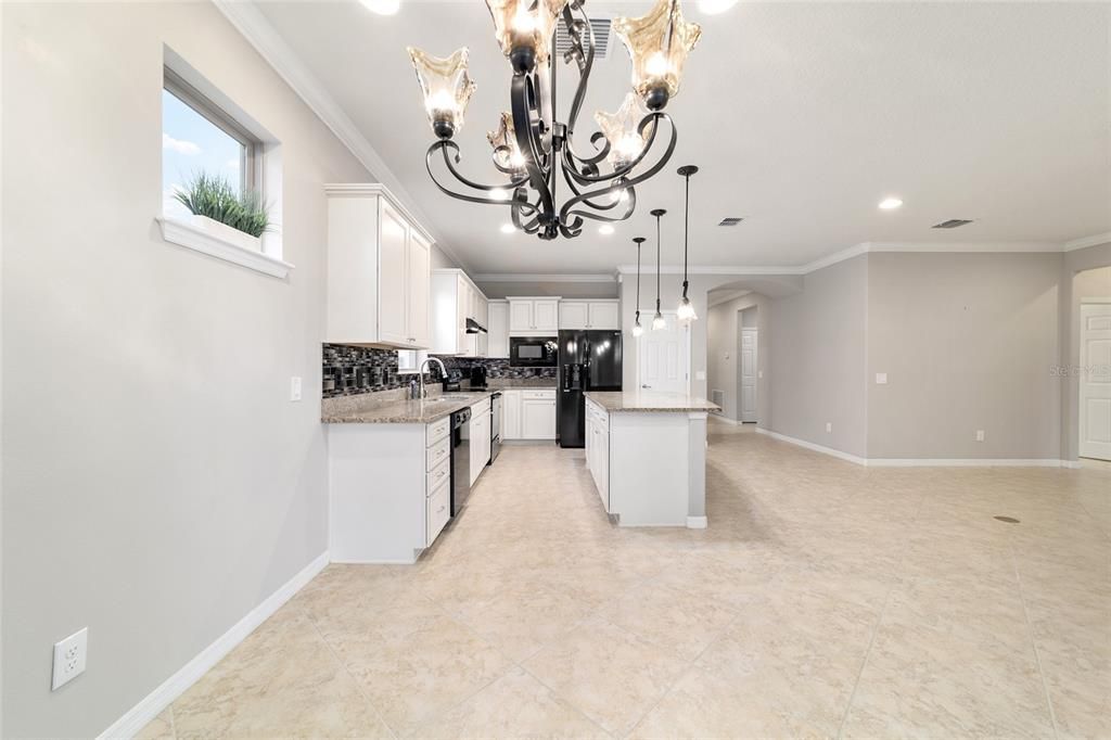 待售: $389,900 (2 贝兹, 2 浴室, 1676 平方英尺)