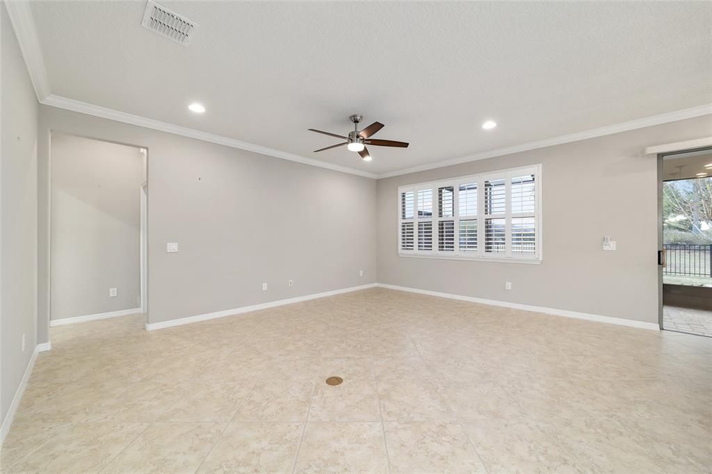 待售: $389,900 (2 贝兹, 2 浴室, 1676 平方英尺)