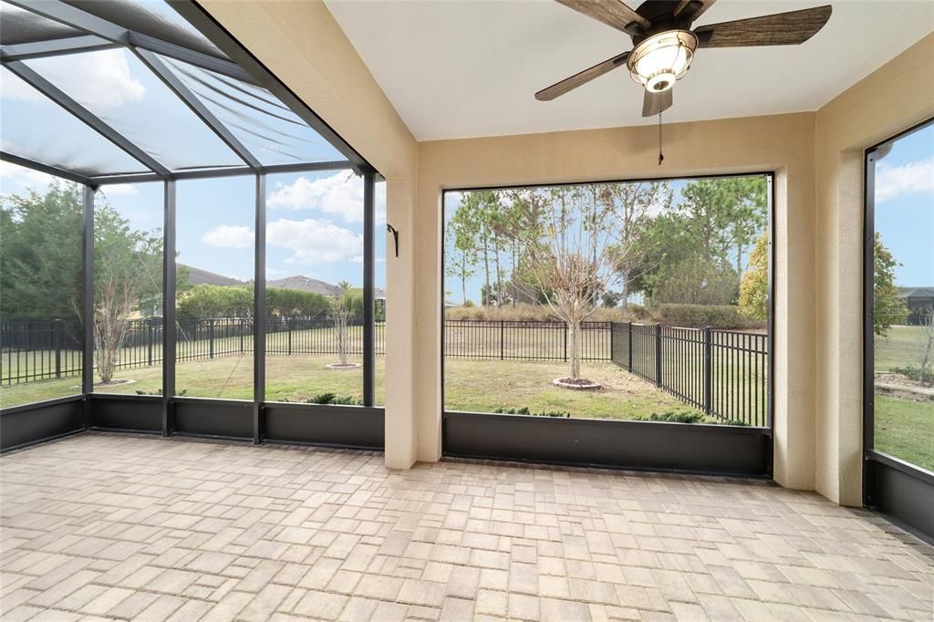 待售: $389,900 (2 贝兹, 2 浴室, 1676 平方英尺)