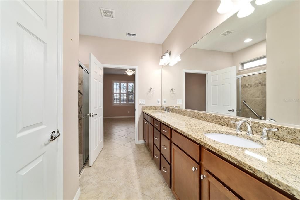 待售: $389,900 (2 贝兹, 2 浴室, 1676 平方英尺)