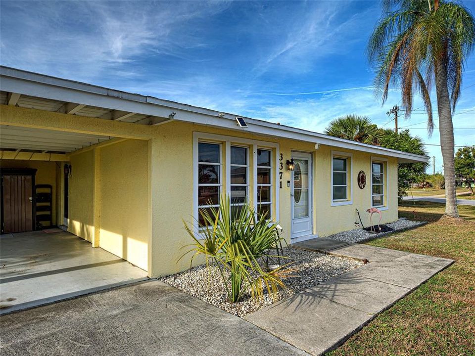 На продажу: $215,000 (2 спален, 2 ванн, 1101 Квадратных фут)