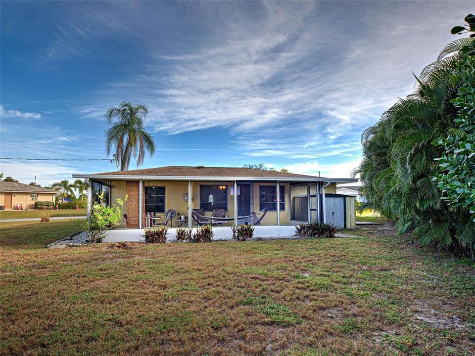 На продажу: $215,000 (2 спален, 2 ванн, 1101 Квадратных фут)