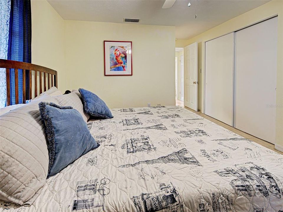 На продажу: $215,000 (2 спален, 2 ванн, 1101 Квадратных фут)