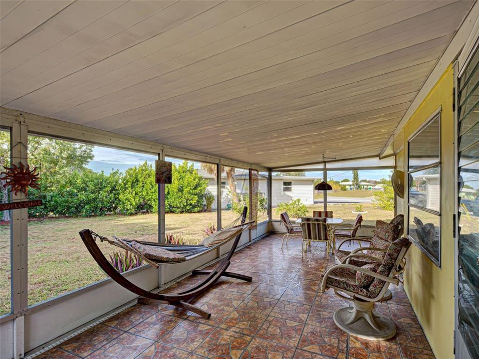 На продажу: $215,000 (2 спален, 2 ванн, 1101 Квадратных фут)