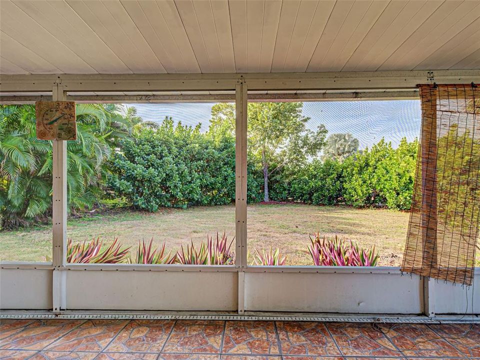 На продажу: $215,000 (2 спален, 2 ванн, 1101 Квадратных фут)