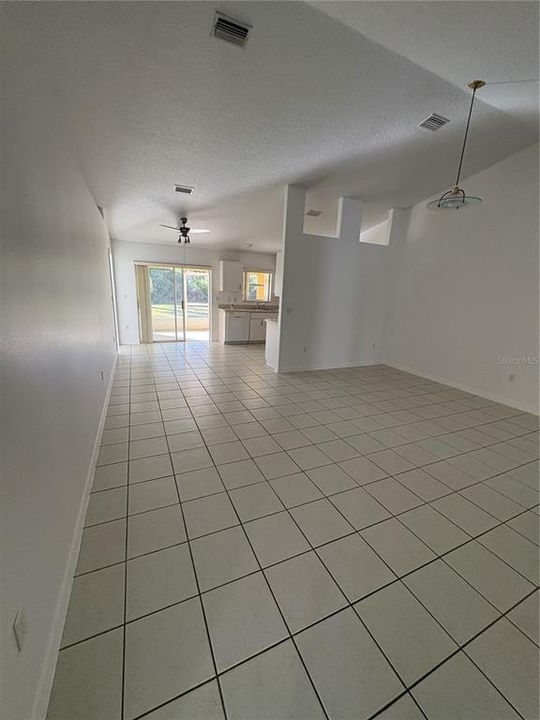 For Rent: $1,500 (3 beds, 2 baths, 1257 Square Feet)