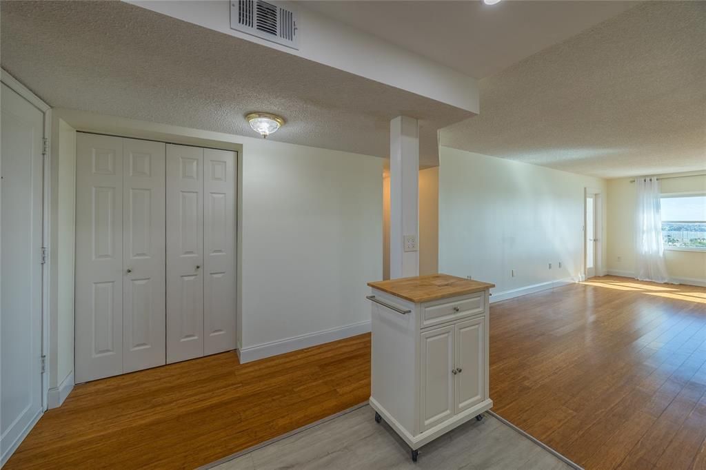 出租: $2,500 (2 贝兹, 2 浴室, 1050 平方英尺)